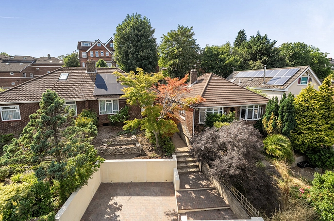 2 bedroom  semi-detached bungalow for sale