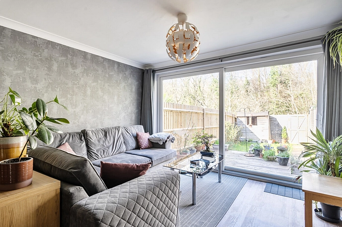 2 bedroom  terraced house for sale
