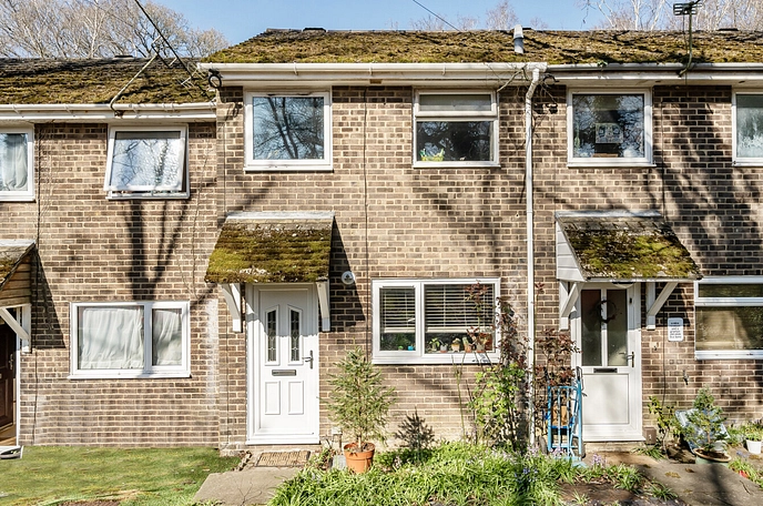 2 bedroom  terraced house for sale