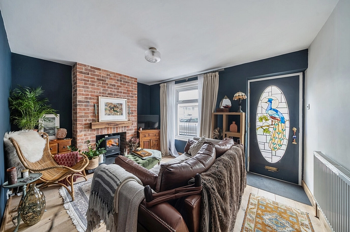 2 bedroom  terraced house for sale