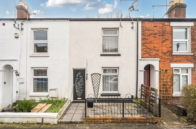 2 bedroom  terraced house for sale