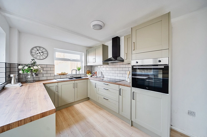2 bedroom  terraced house for sale
