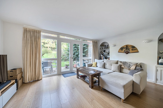 4 bedroom  terraced house for sale
