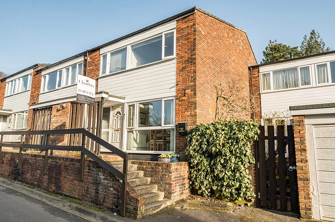 4 bedroom  terraced house for sale