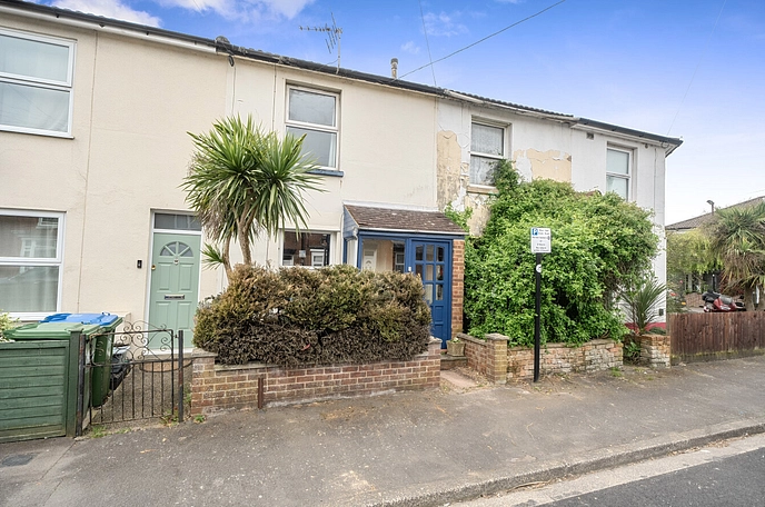 2 bedroom  terraced house for sale