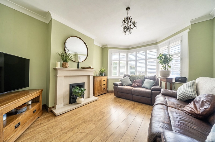 4 bedroom  semi-detached house for sale