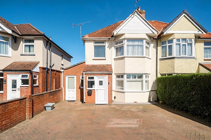 4 bedroom  semi-detached house for sale