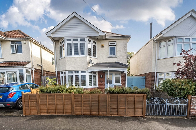 3 bedroom  detached house for sale