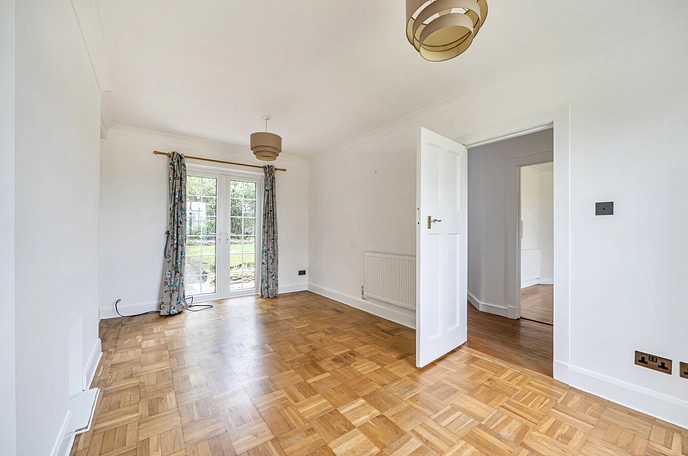 3 bedroom  semi-detached house for sale