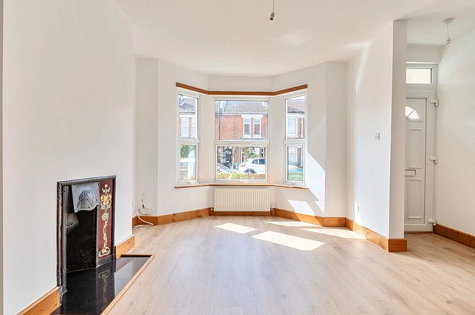 3 bedroom  terraced house for sale