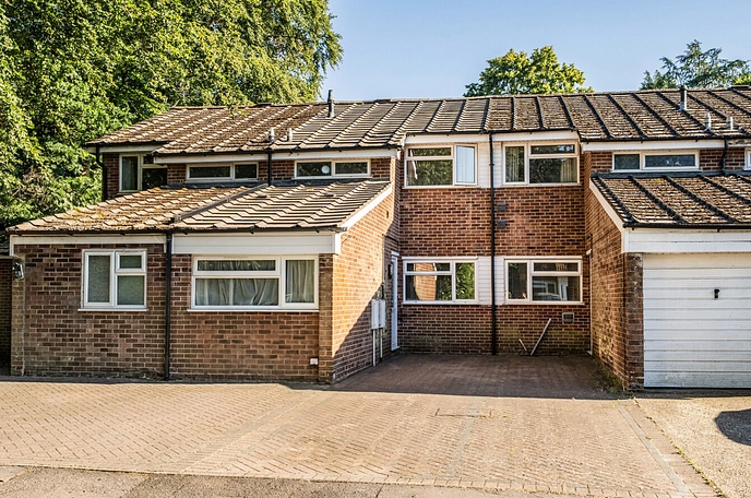 3 bedroom  terraced house for sale