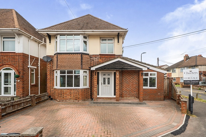 4 bedroom  detached house for sale
