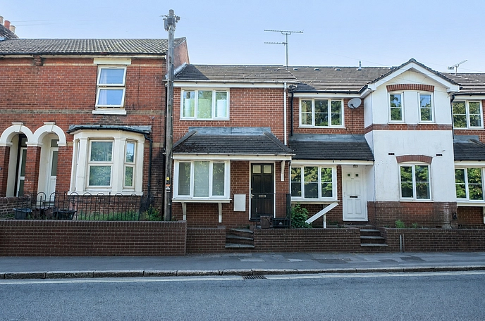 2 bedroom  terraced house for sale