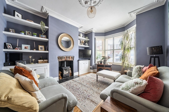 3 bedroom  semi-detached house for sale
