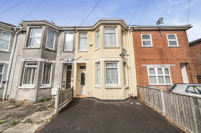 3 bedroom  terraced house for sale