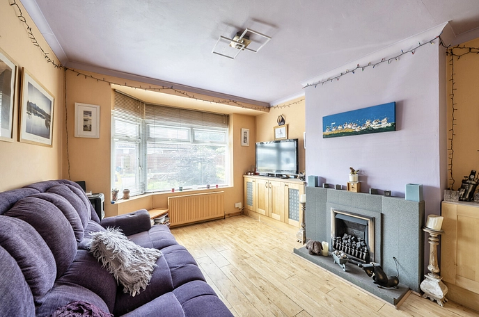 3 bedroom  semi-detached house for sale