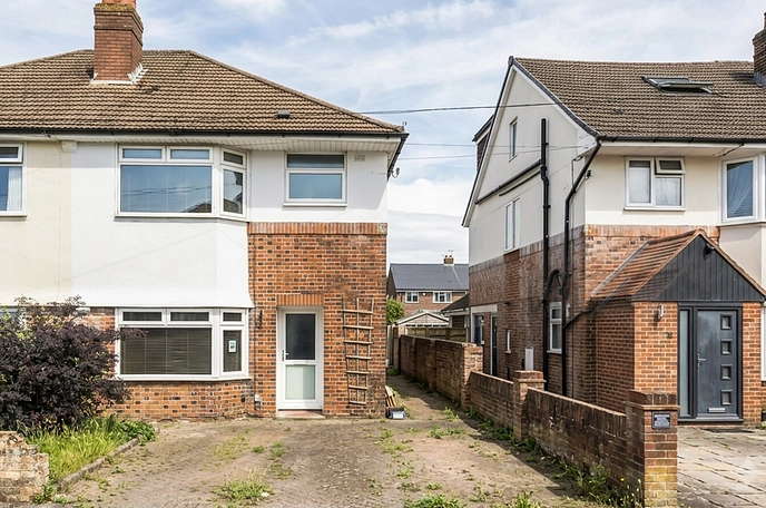 3 bedroom  semi-detached house for sale