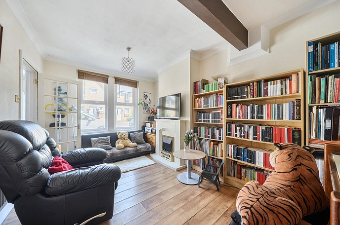 2 bedroom  detached house for sale