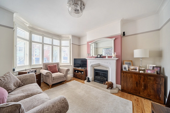 3 bedroom  semi-detached house for sale