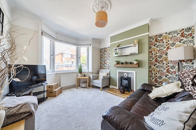3 bedroom  semi-detached house for sale