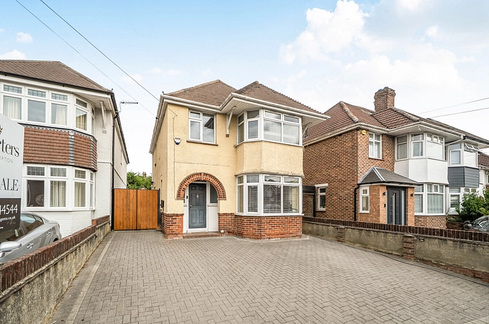 3 bedroom  detached house for sale