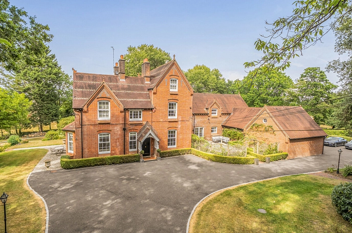 7 bedroom  detached house for sale