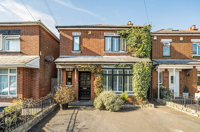 3 bedroom  detached house for sale
