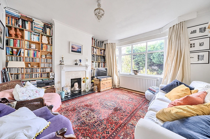 4 bedroom  semi-detached house for sale