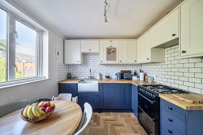 3 bedroom  terraced house for sale