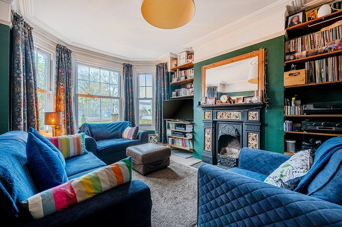 4 bedroom  semi-detached house for sale