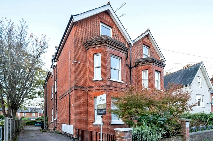 2 bedroom apartment to rent