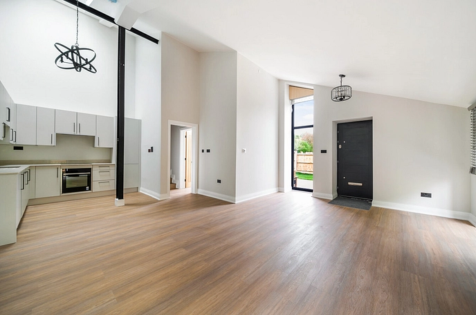 3 bedroom  semi-detached house to rent