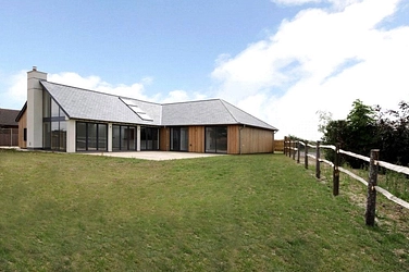 4 bedroom detached bungalow to rent