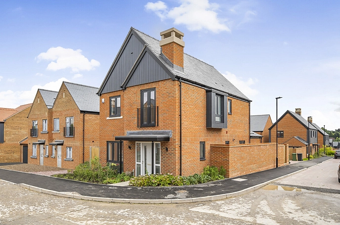 4 bedroom detached house to rent