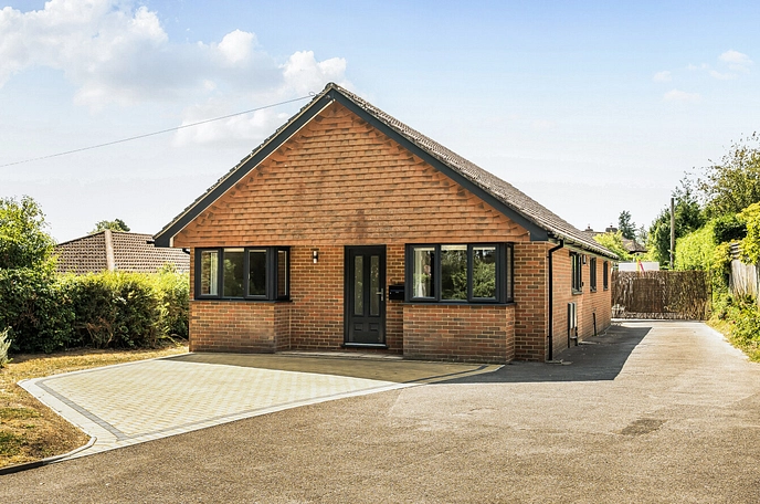 3 bedroom detached bungalow to rent