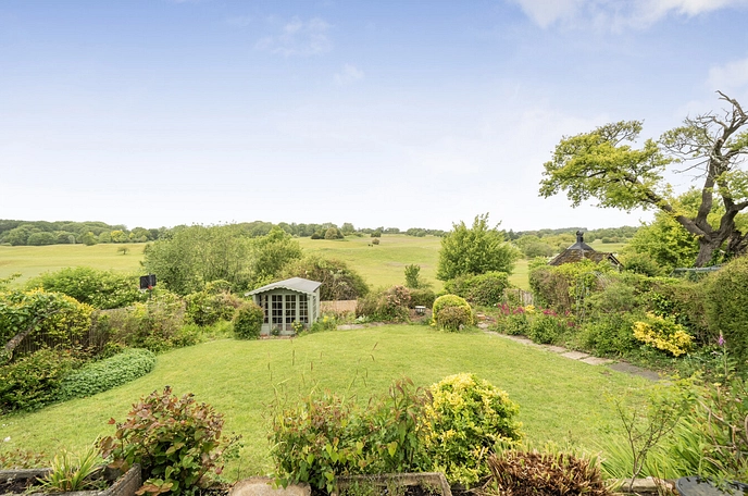 4 bedroom  detached house to rent