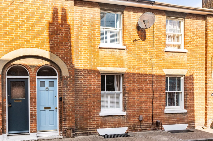 2 bedroom terraced house to rent