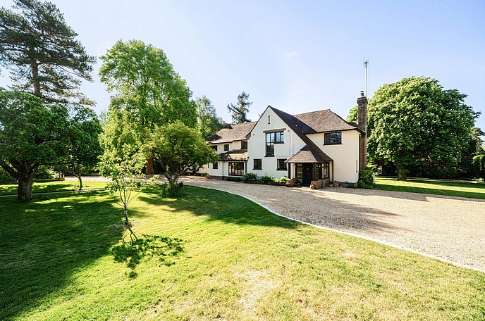 6 bedroom  detached house for sale