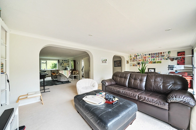 4 bedroom  detached house to rent