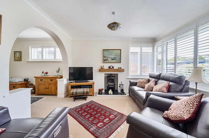 2 bedroom  detached bungalow for sale