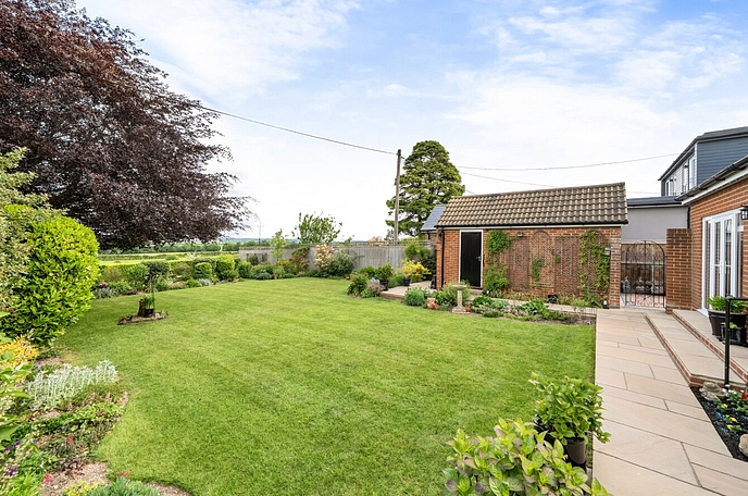 2 bedroom  detached bungalow for sale