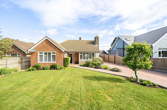 2 bedroom  detached bungalow for sale