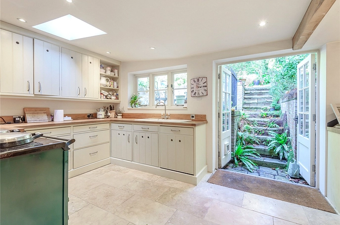 4 bedroom  terraced house for sale