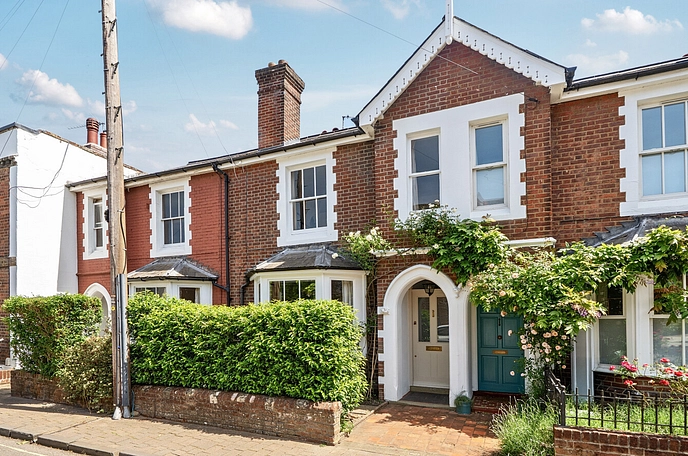 3 bedroom  terraced house for sale