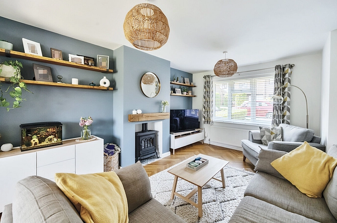 3 bedroom  semi-detached house for sale