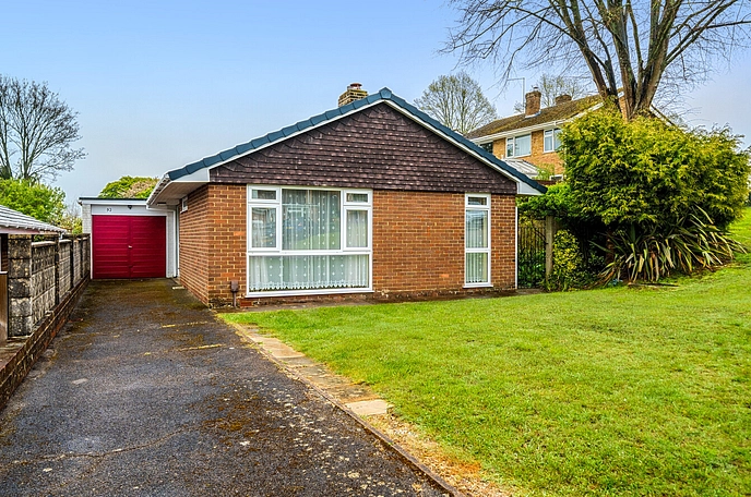 3 bedroom detached bungalow to rent