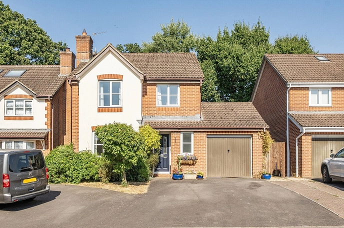 4 bedroom  detached house for sale