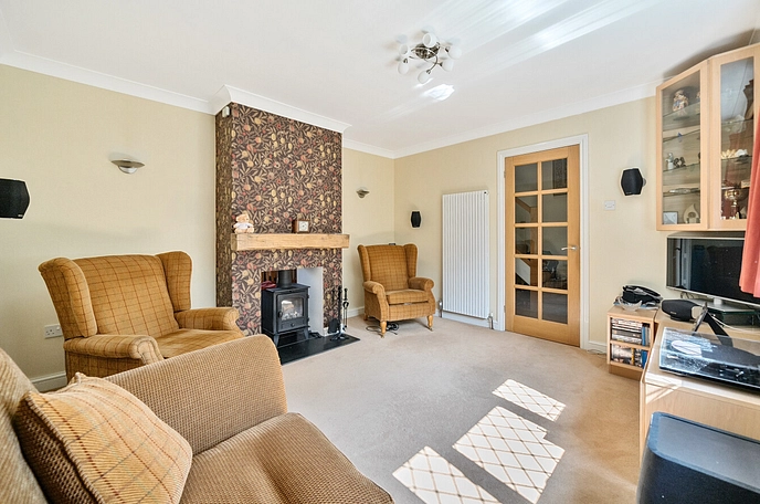 3 bedroom  semi-detached house for sale