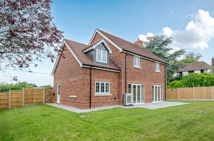3 bedroom  detached house for sale