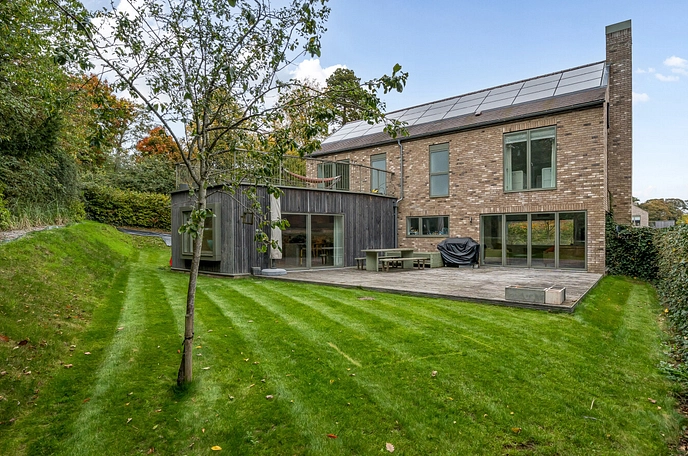 4 bedroom  detached house for sale